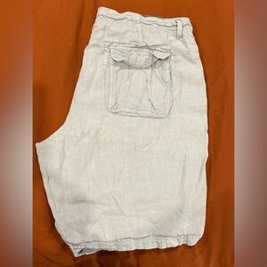 Men’s light blue linen shorts